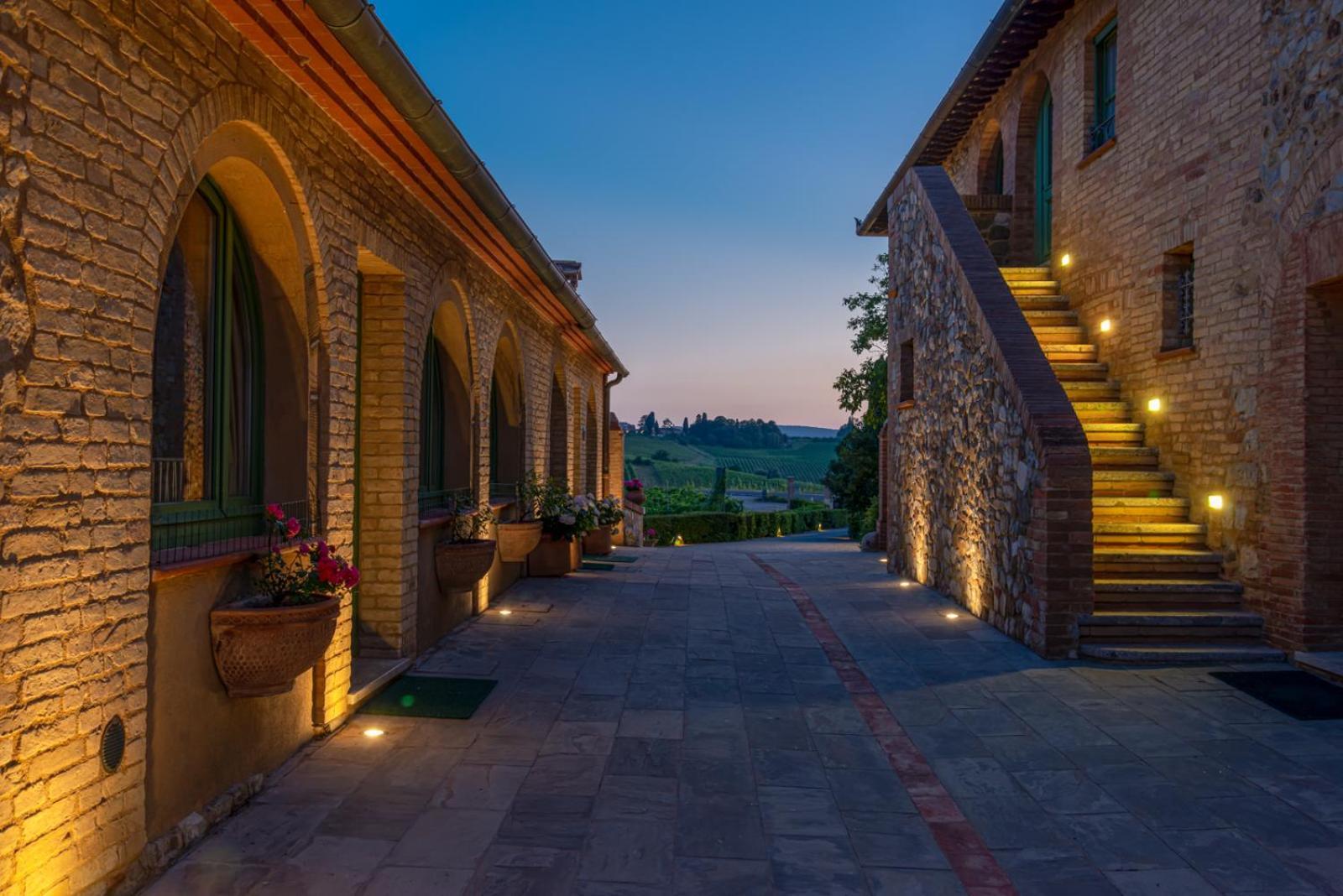 Villa Il Castagno Wine & Resort Siena Exterior foto